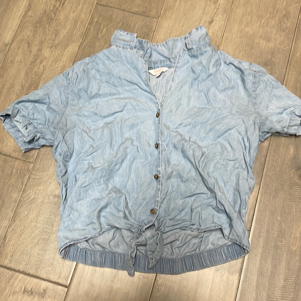 Light blue button up shirt, size small for girls.